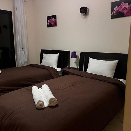 Magnifique Appartement Spacieux Confort Propre Familial 2 Chambres Salon Et Salle A Manger A 20Mn A Pied De Place Jemaa El Fina 4 Piscines Dans Espace De Golf A 12 Mn En Voitures L Entree Est Gratuit Pour La Clientele Ouvert Entre 10H Et 20H Marakeş Dış mekan fotoğraf
