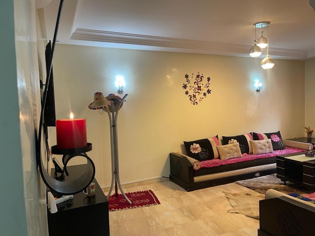 Magnifique Appartement Spacieux Confort Propre Familial 2 Chambres Salon Et Salle A Manger A 20Mn A Pied De Place Jemaa El Fina 4 Piscines Dans Espace De Golf A 12 Mn En Voitures L Entree Est Gratuit Pour La Clientele Ouvert Entre 10H Et 20H Marakeş Dış mekan fotoğraf