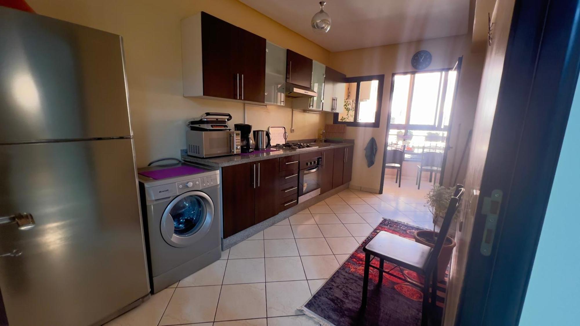 Magnifique Appartement Spacieux Confort Propre Familial 2 Chambres Salon Et Salle A Manger A 20Mn A Pied De Place Jemaa El Fina 4 Piscines Dans Espace De Golf A 12 Mn En Voitures L Entree Est Gratuit Pour La Clientele Ouvert Entre 10H Et 20H Marakeş Dış mekan fotoğraf