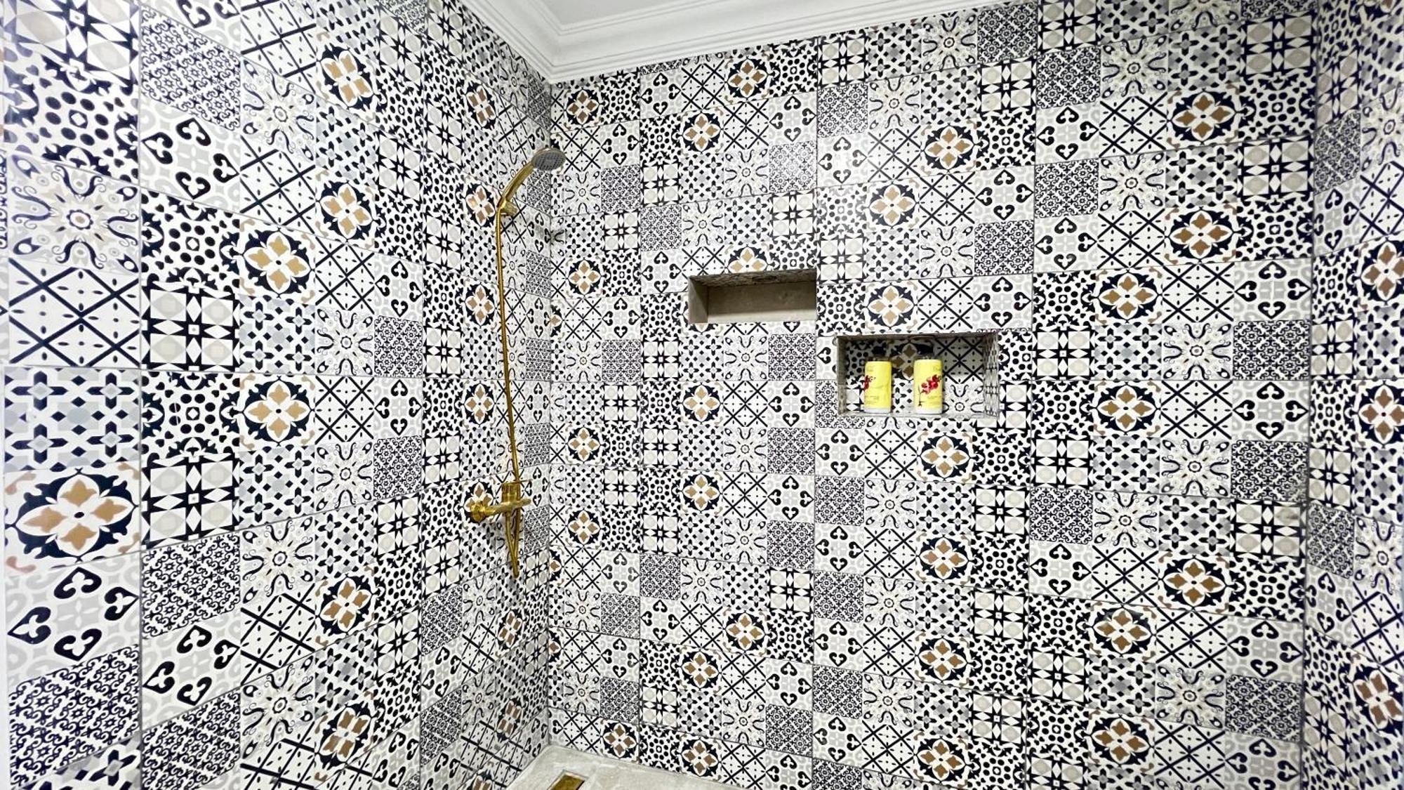 Magnifique Appartement Spacieux Confort Propre Familial 2 Chambres Salon Et Salle A Manger A 20Mn A Pied De Place Jemaa El Fina 4 Piscines Dans Espace De Golf A 12 Mn En Voitures L Entree Est Gratuit Pour La Clientele Ouvert Entre 10H Et 20H Marakeş Dış mekan fotoğraf